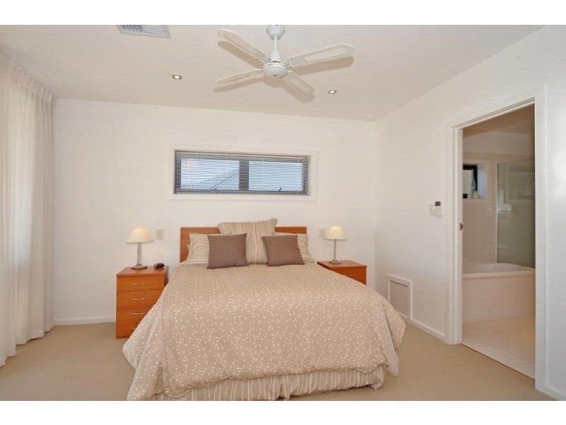 95 Captain Sturt Parade, Hindmarsh Island SA 5214