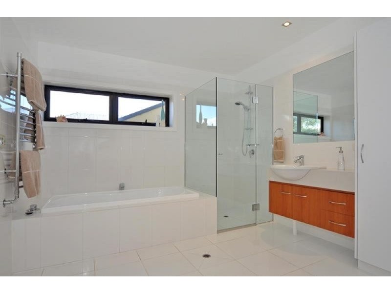95 Captain Sturt Parade, Hindmarsh Island SA 5214