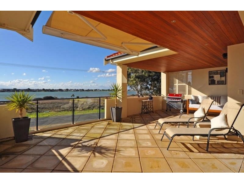 95 Captain Sturt Parade, Hindmarsh Island SA 5214
