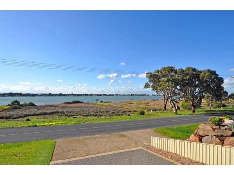 95 Captain Sturt Parade, Hindmarsh Island SA 5214
