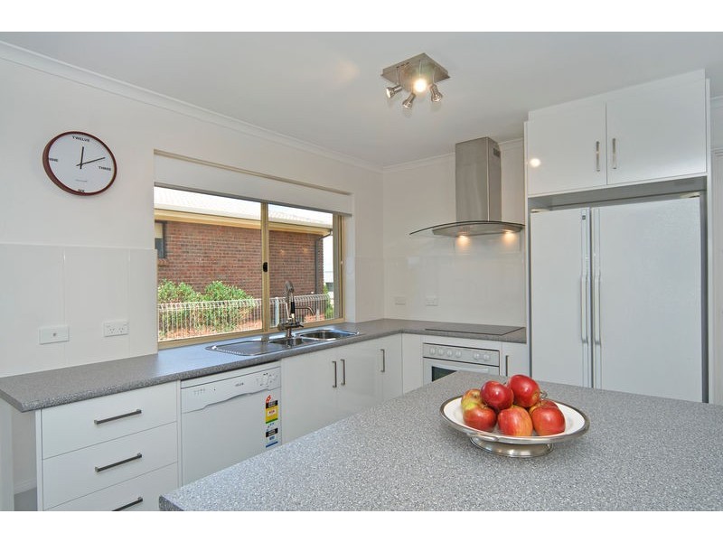 24 Bradford Road, Goolwa Beach SA 5214