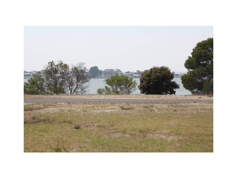 21 Captain Sturt Parade, Hindmarsh Island SA 5214