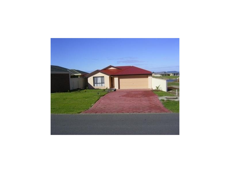 35 Britannia Parade, Hindmarsh Island SA 5214