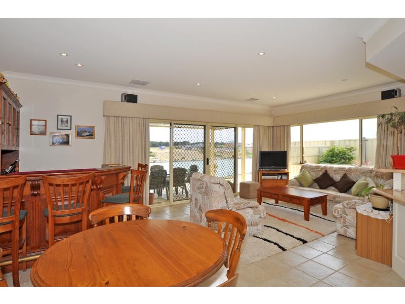 82 Britannia Parade, Hindmarsh Island SA 5214