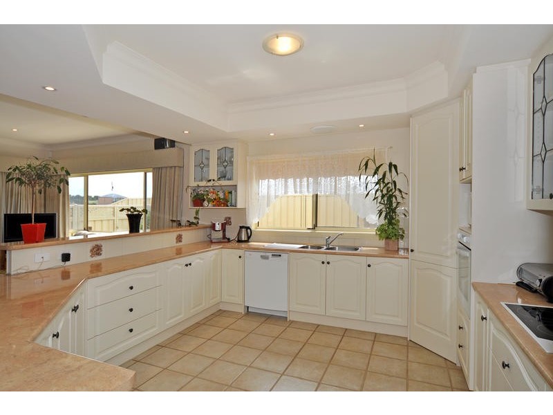 82 Britannia Parade, Hindmarsh Island SA 5214