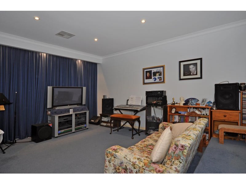 82 Britannia Parade, Hindmarsh Island SA 5214