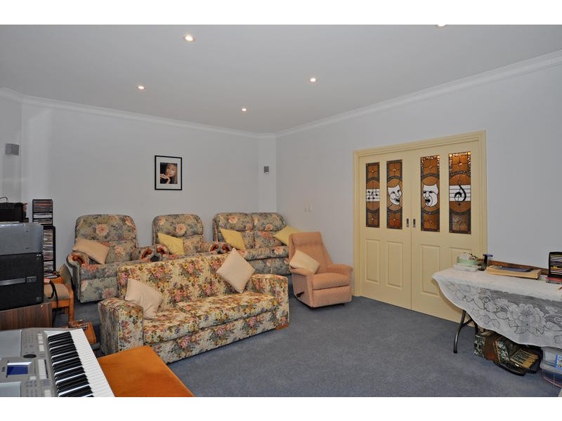 82 Britannia Parade, Hindmarsh Island SA 5214