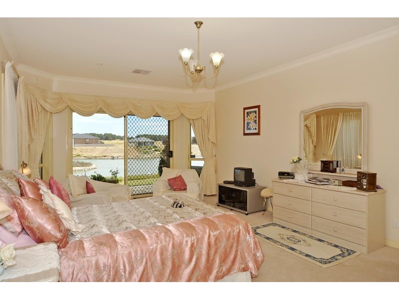 82 Britannia Parade, Hindmarsh Island SA 5214