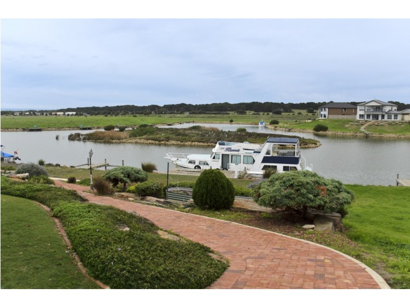 82 Britannia Parade, Hindmarsh Island SA 5214