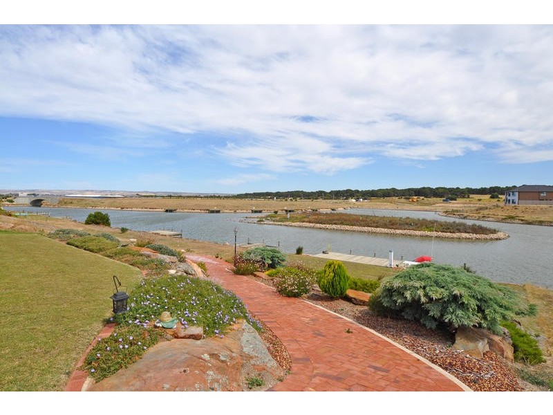 82 Britannia Parade, Hindmarsh Island SA 5214