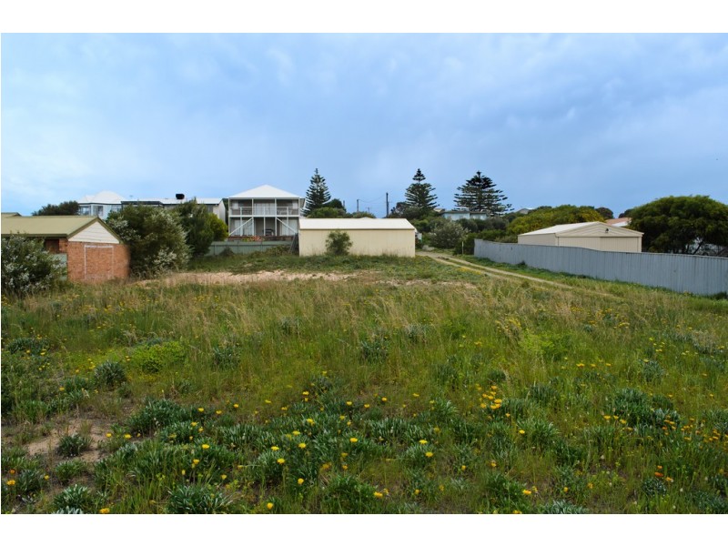 11 Beach Road, Goolwa Beach SA 5214