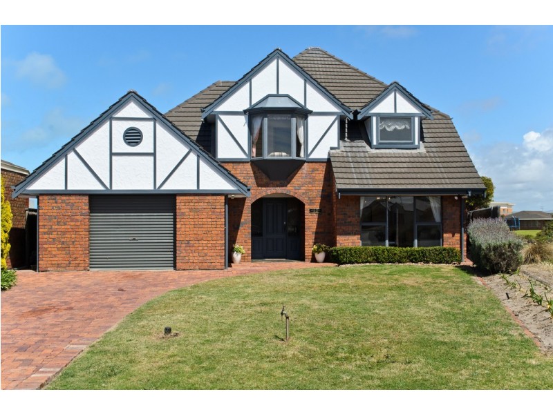 55 Prince Alfred Parade, Hindmarsh Island SA 5214