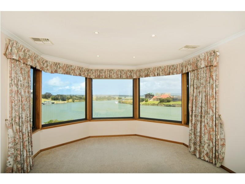 55 Prince Alfred Parade, Hindmarsh Island SA 5214