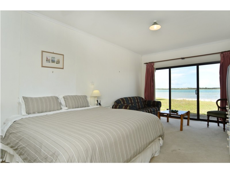 10 Mills Road, Hindmarsh Island SA 5214