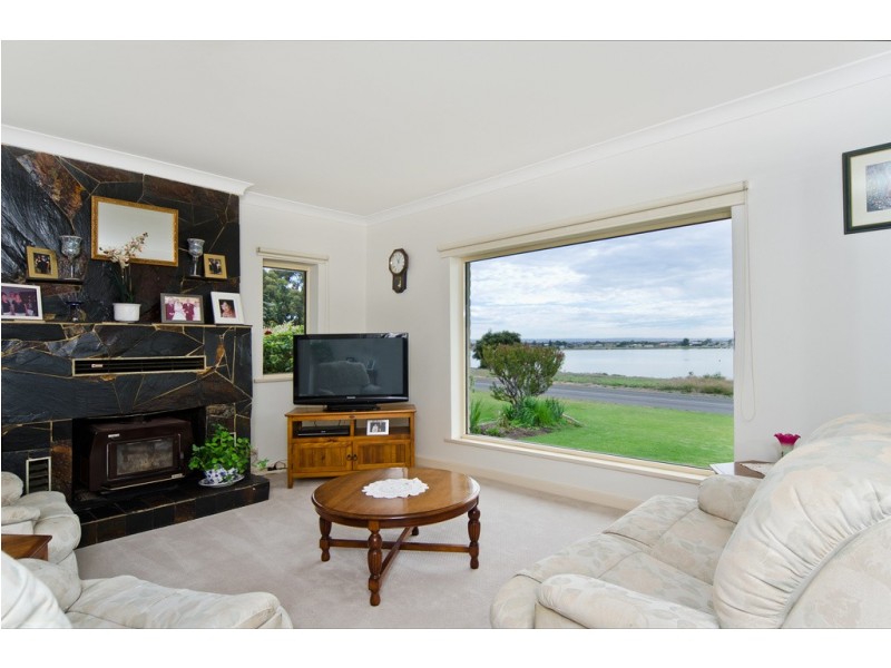 17 Captain Sturt Parade, Hindmarsh Island SA 5214