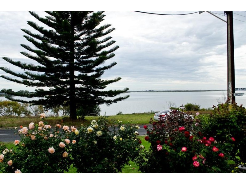 17 Captain Sturt Parade, Hindmarsh Island SA 5214