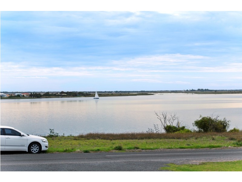 17 Captain Sturt Parade, Hindmarsh Island SA 5214