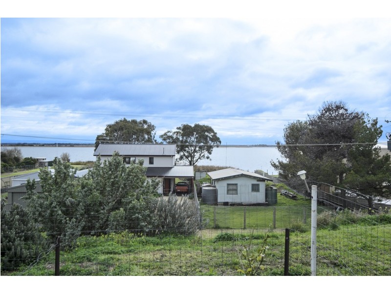 36 Sidney Parade, Hindmarsh Island SA 5214