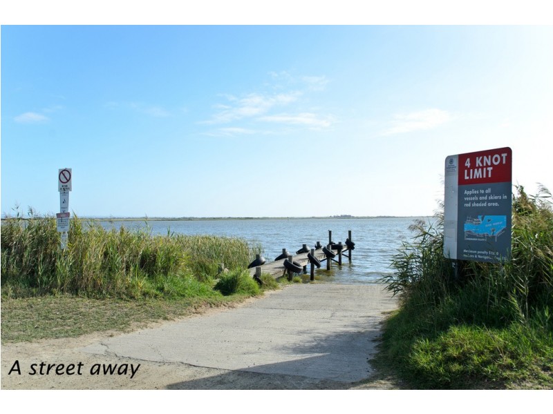 36 Sidney Parade, Hindmarsh Island SA 5214