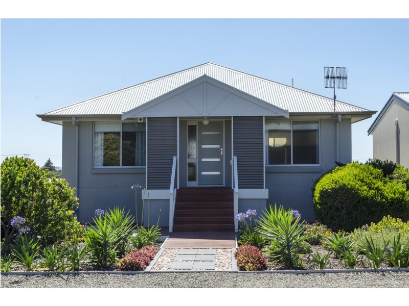 8 Aldam Avenue, Goolwa Beach SA 5214