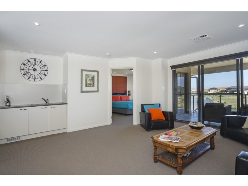 153 Excelsior Parade, Hindmarsh Island SA 5214