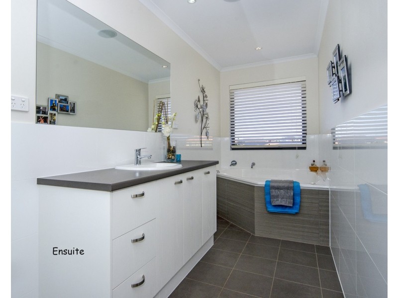 153 Excelsior Parade, Hindmarsh Island SA 5214