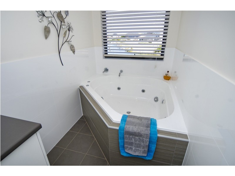 153 Excelsior Parade, Hindmarsh Island SA 5214