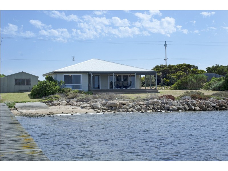 11-13 Goolwa Channel Drive, Hindmarsh Island SA 5214