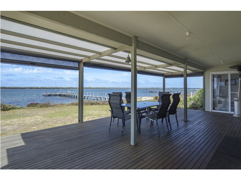 11-13 Goolwa Channel Drive, Hindmarsh Island SA 5214
