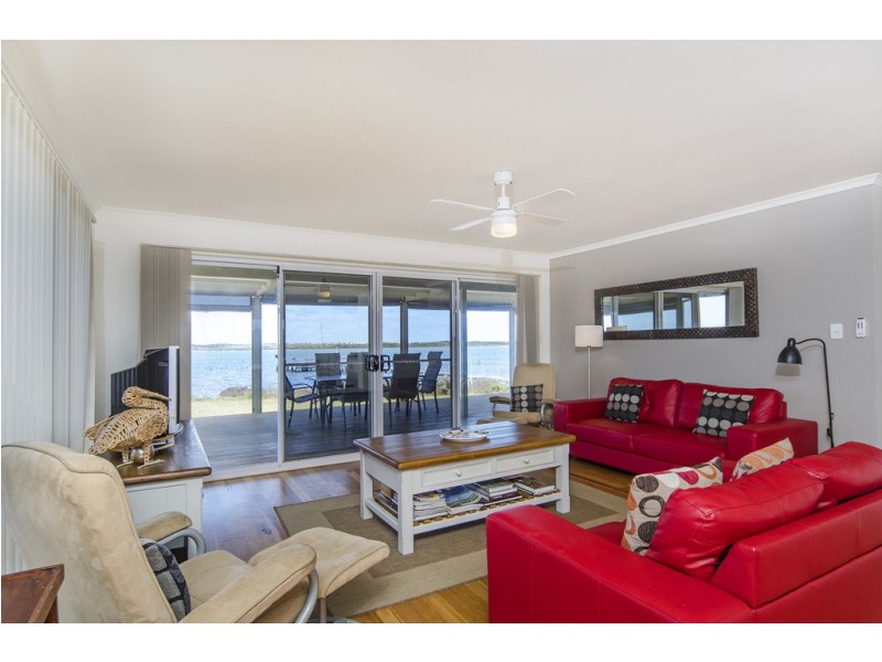 11-13 Goolwa Channel Drive, Hindmarsh Island SA 5214