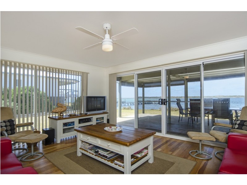 11-13 Goolwa Channel Drive, Hindmarsh Island SA 5214