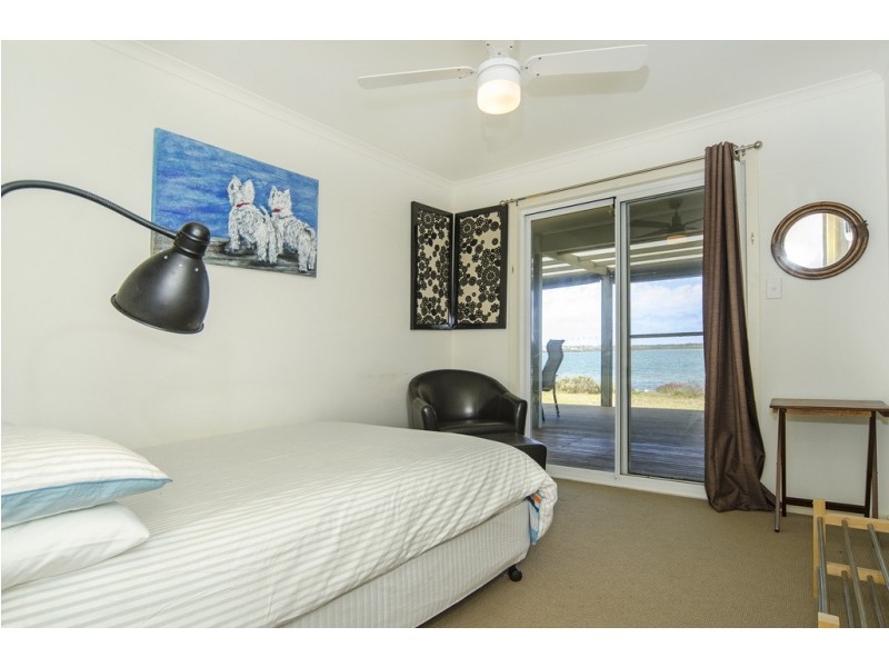11-13 Goolwa Channel Drive, Hindmarsh Island SA 5214