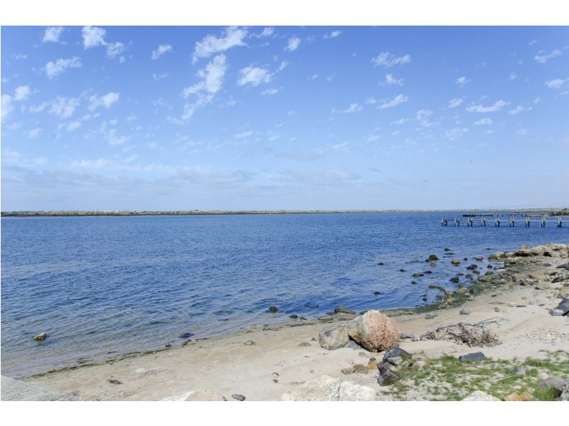 11-13 Goolwa Channel Drive, Hindmarsh Island SA 5214