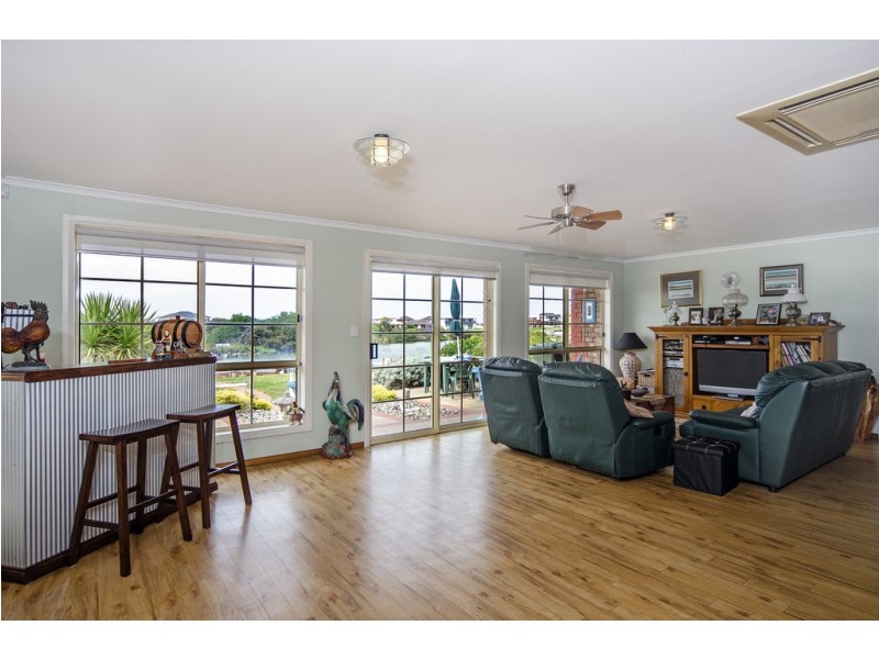 27 Prince Alfred Parade, Hindmarsh Island SA 5214