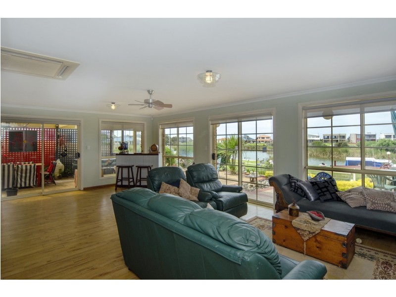 27 Prince Alfred Parade, Hindmarsh Island SA 5214