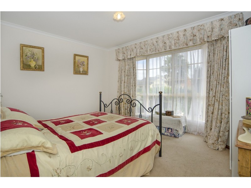 27 Prince Alfred Parade, Hindmarsh Island SA 5214
