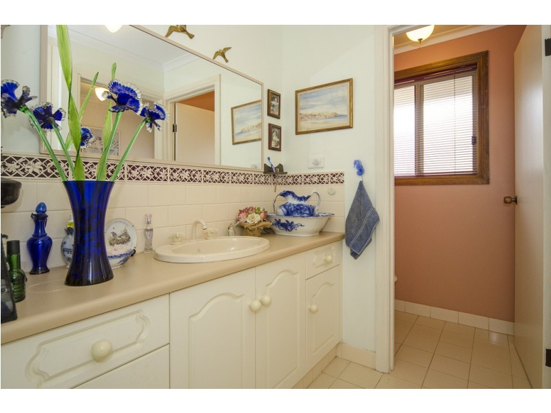 27 Prince Alfred Parade, Hindmarsh Island SA 5214