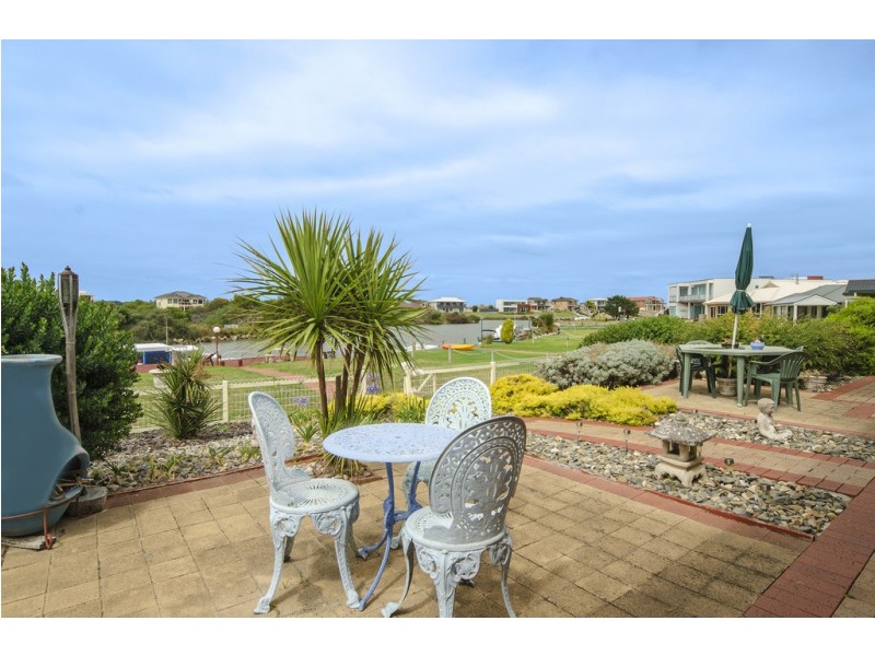 27 Prince Alfred Parade, Hindmarsh Island SA 5214