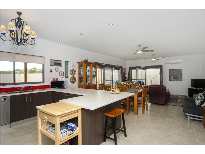 18 Lawrence Street, Goolwa North SA 5214