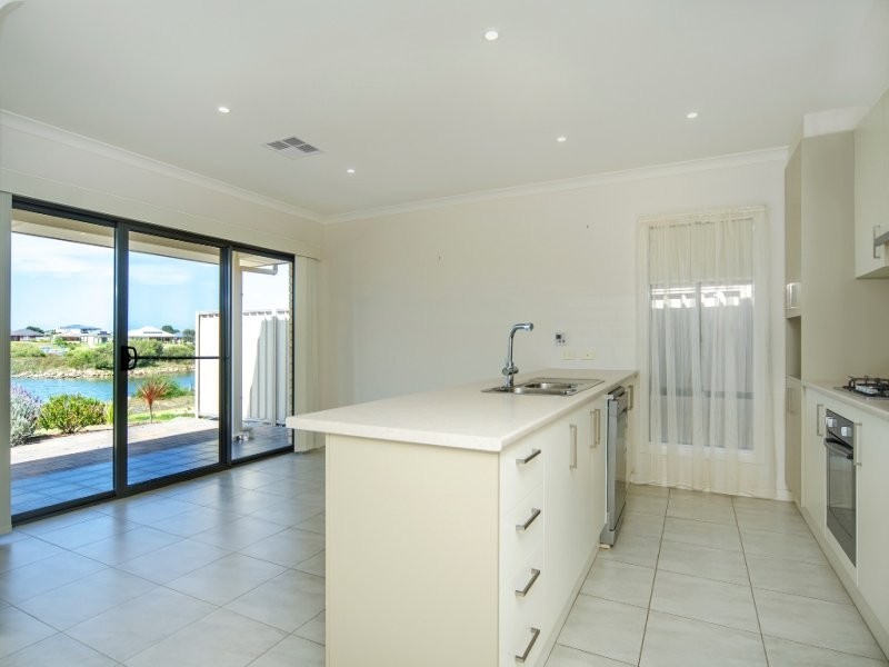 31 Wentworth Parade, Hindmarsh Island SA 5214