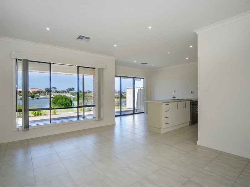 31 Wentworth Parade, Hindmarsh Island SA 5214