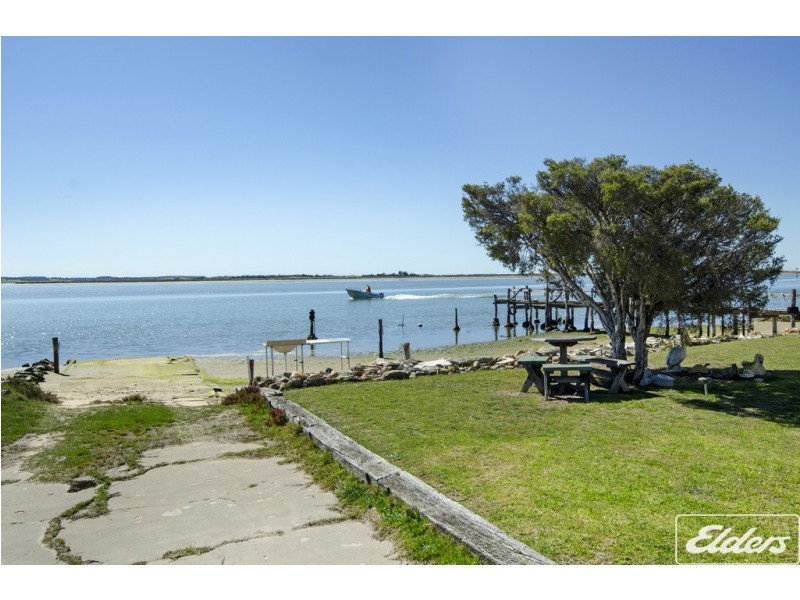 88 Mundoo Channel Drive, Hindmarsh Island SA 5214