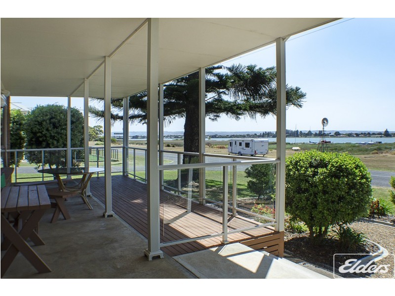 65 Captain Sturt Parade, Hindmarsh Island SA 5214