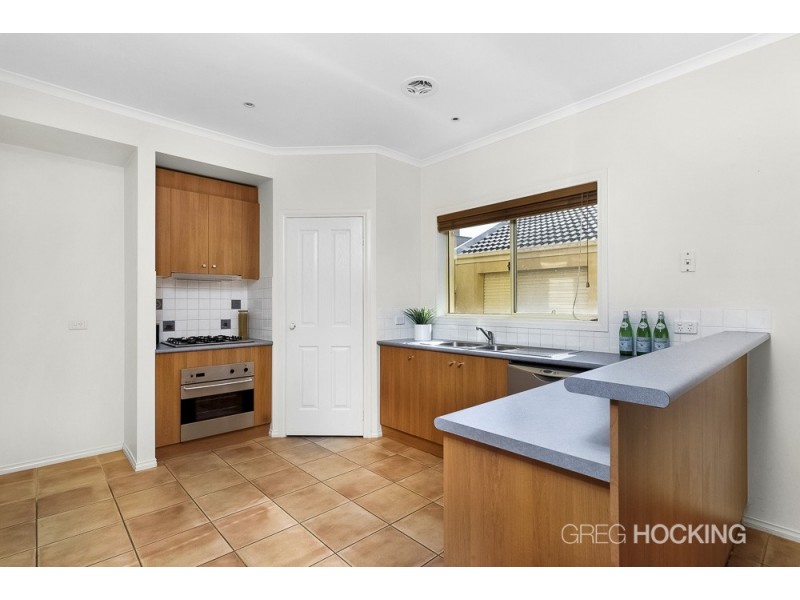 8 Grand Canal Boulevard, Sanctuary Lakes VIC 3030