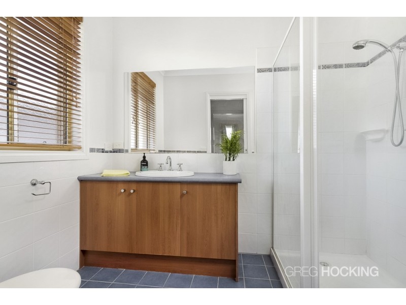 8 Grand Canal Boulevard, Sanctuary Lakes VIC 3030