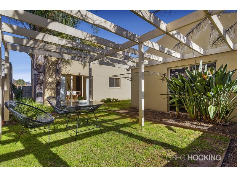 8 Grand Canal Boulevard, Sanctuary Lakes VIC 3030