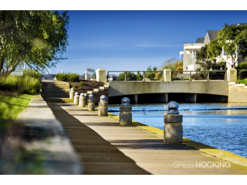 8 Grand Canal Boulevard, Sanctuary Lakes VIC 3030