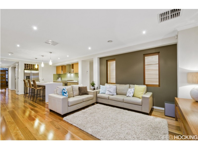 4 Francisco Bay Point, Sanctuary Lakes VIC 3030