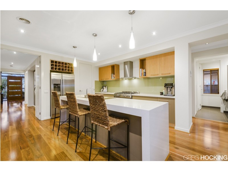 4 Francisco Bay Point, Sanctuary Lakes VIC 3030