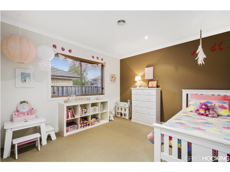 4 Francisco Bay Point, Sanctuary Lakes VIC 3030